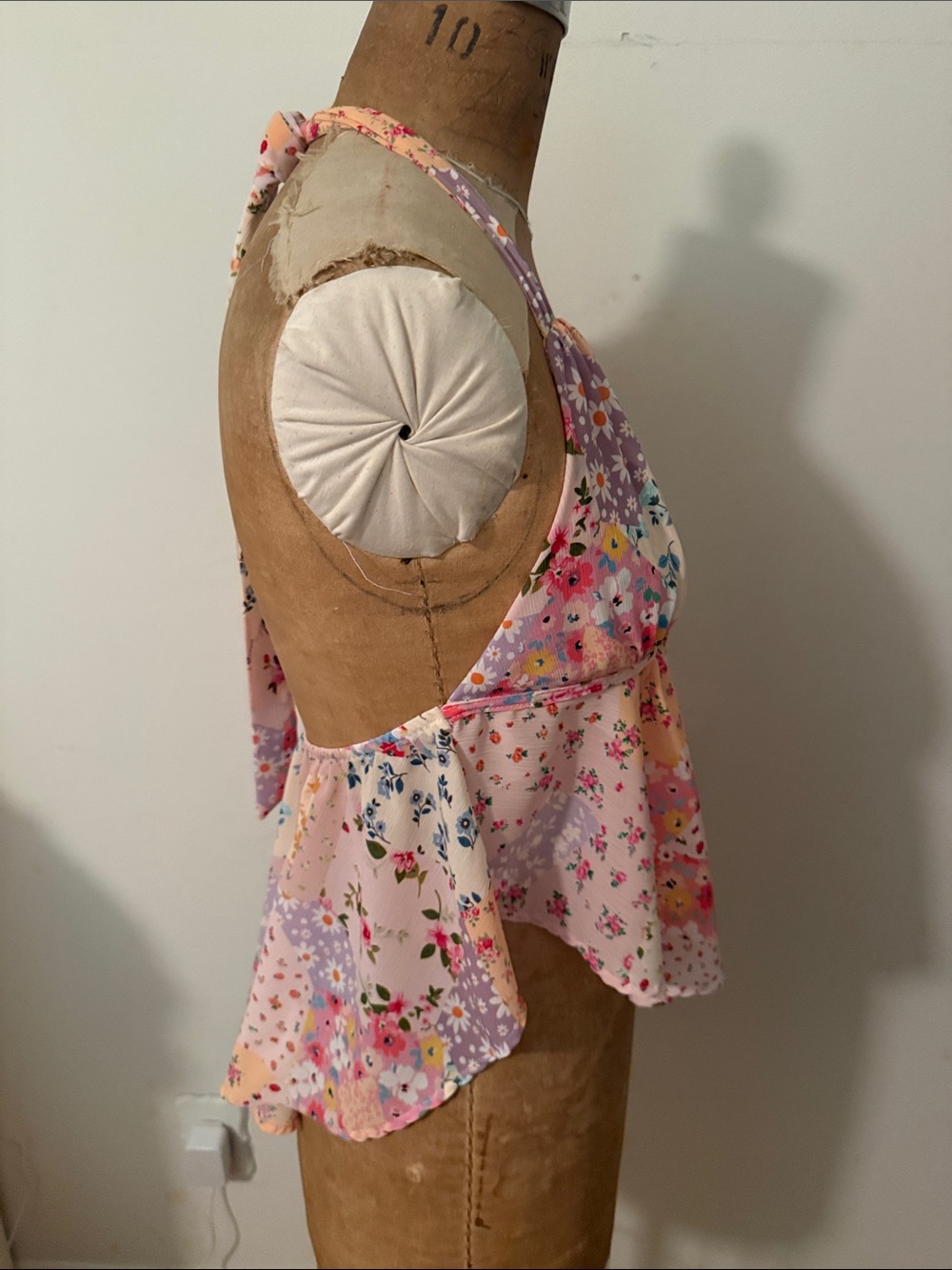 SHEIN Pink Patchwork Floral Halter Peplum Camisole - Picture 5 of 8